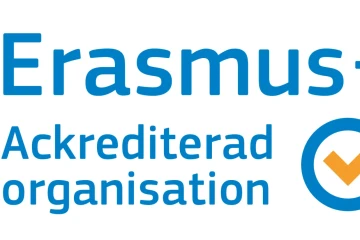 Erasmus Plus Akkreditoitu organisaatio logo oranssi sv